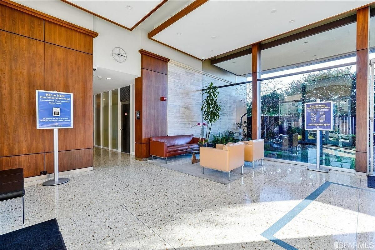 Fontana East lobby and entrance, shown in historic listing photography