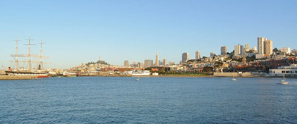 From left to right : San Francisco Maritime National Historical Park, Telegraph Hill and Coit Tower, Fisherman's Wharf, Downtown San Francisco, Russian Hill and Aquatic Park Historic District.